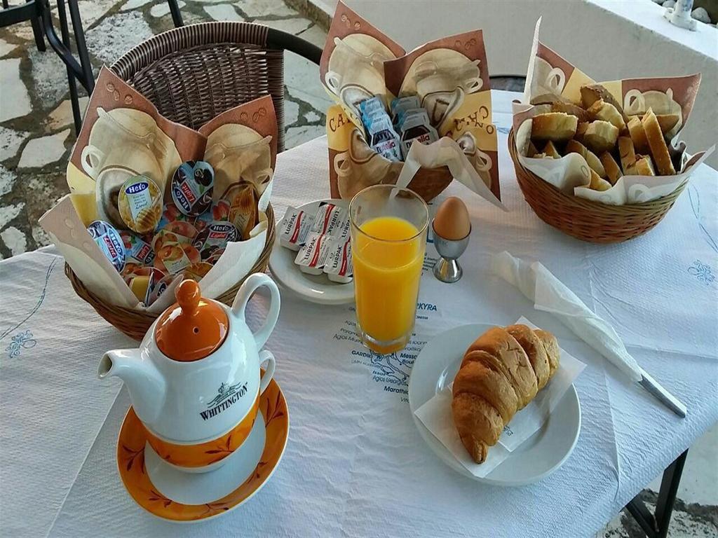 Thomas Art Hotel Pélekasz Kültér fotó