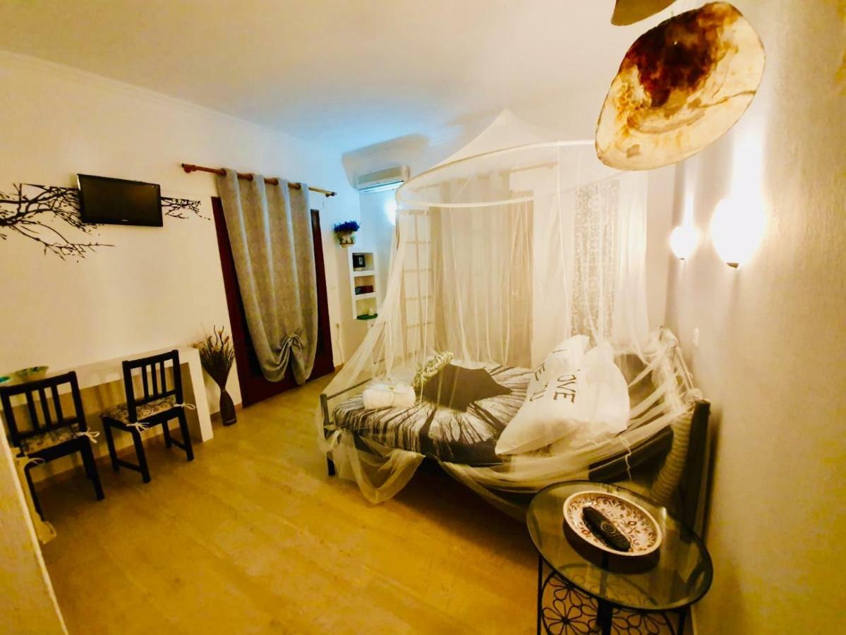 Thomas Art Hotel Pélekasz Kültér fotó